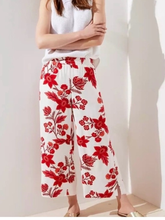 LOFT Pants - LOFT White Wide-Leg Pants with Red Floral Print size Large